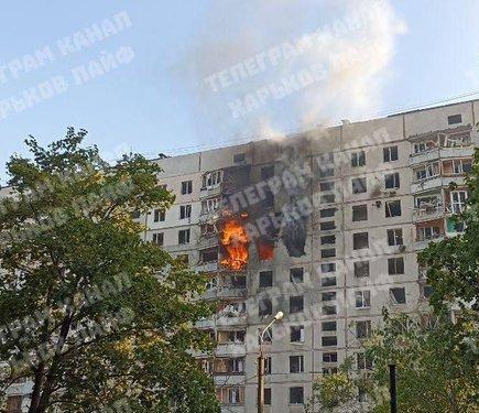 У Харкові противник здійснив напад за допомогою КАБ на житловий будинок (відео)