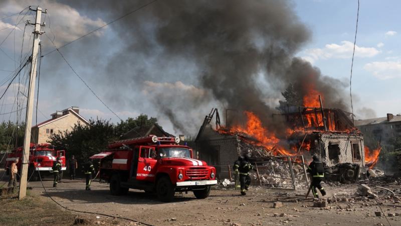 ДСНС повідомляє: у Донецькій області внаслідок обстрілу з боку РФ загинув рятувальник, а в Харкові четверо людей отримали поранення.