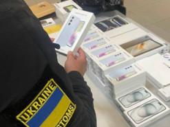 В автобусі митники виявили контрабандні гаджети на суму більше мільйона гривень.