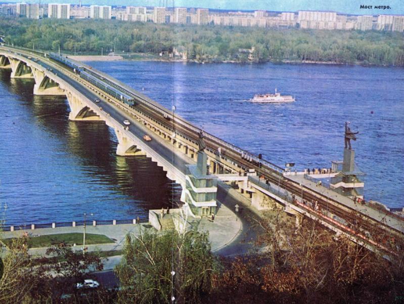 У Києві введено обмеження на рух на одному з мостів: яким маршрутам водіям краще уникати?