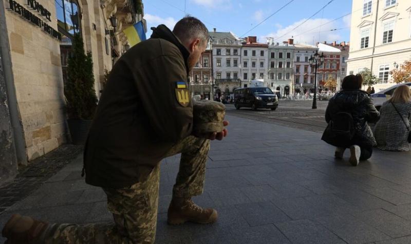 6 листопада у Львові відбудеться прощання з трьома героями-захисниками України.