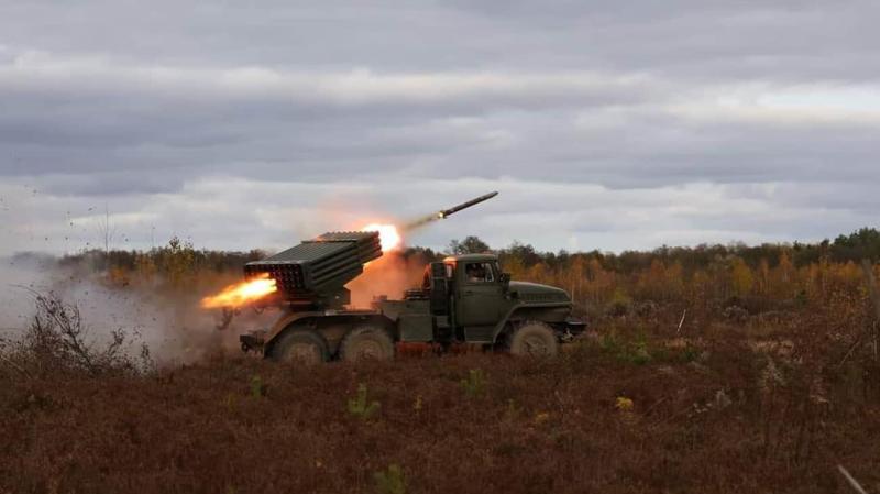 Окупантські сили інтенсивно наступають у Курахівському районі, де зафіксовано 53 з 75 бойових зіткнень з противником.